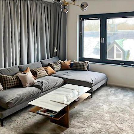 2 Bedroom Gorgeous Apartment In Stockholm Bagian luar foto