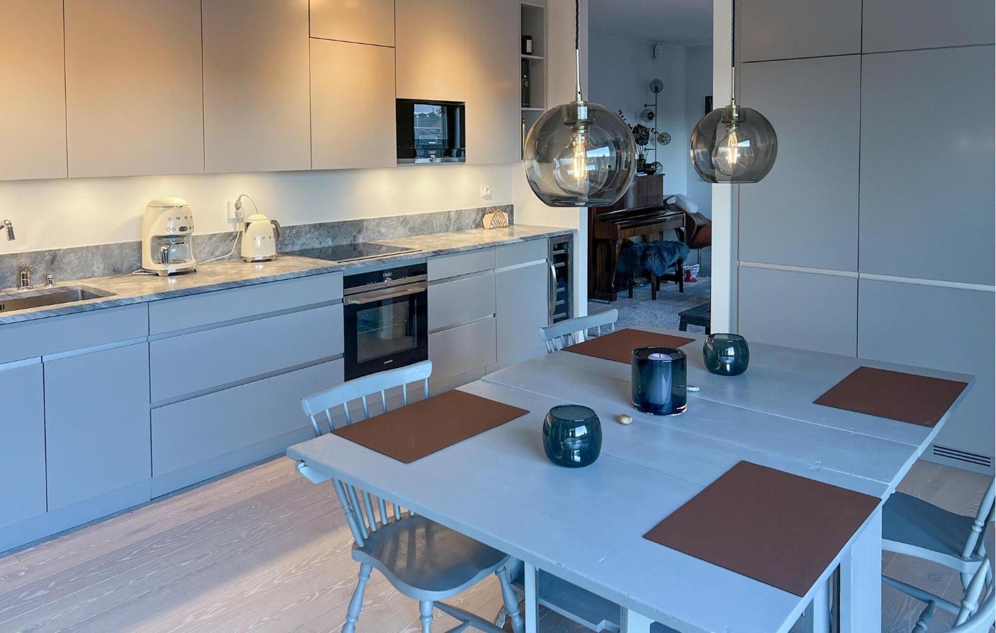 2 Bedroom Gorgeous Apartment In Stockholm Bagian luar foto