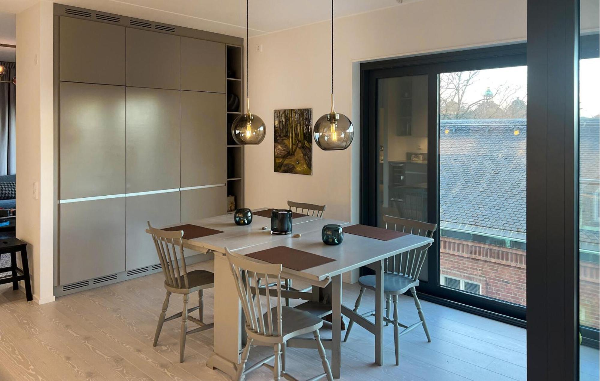 2 Bedroom Gorgeous Apartment In Stockholm Bagian luar foto